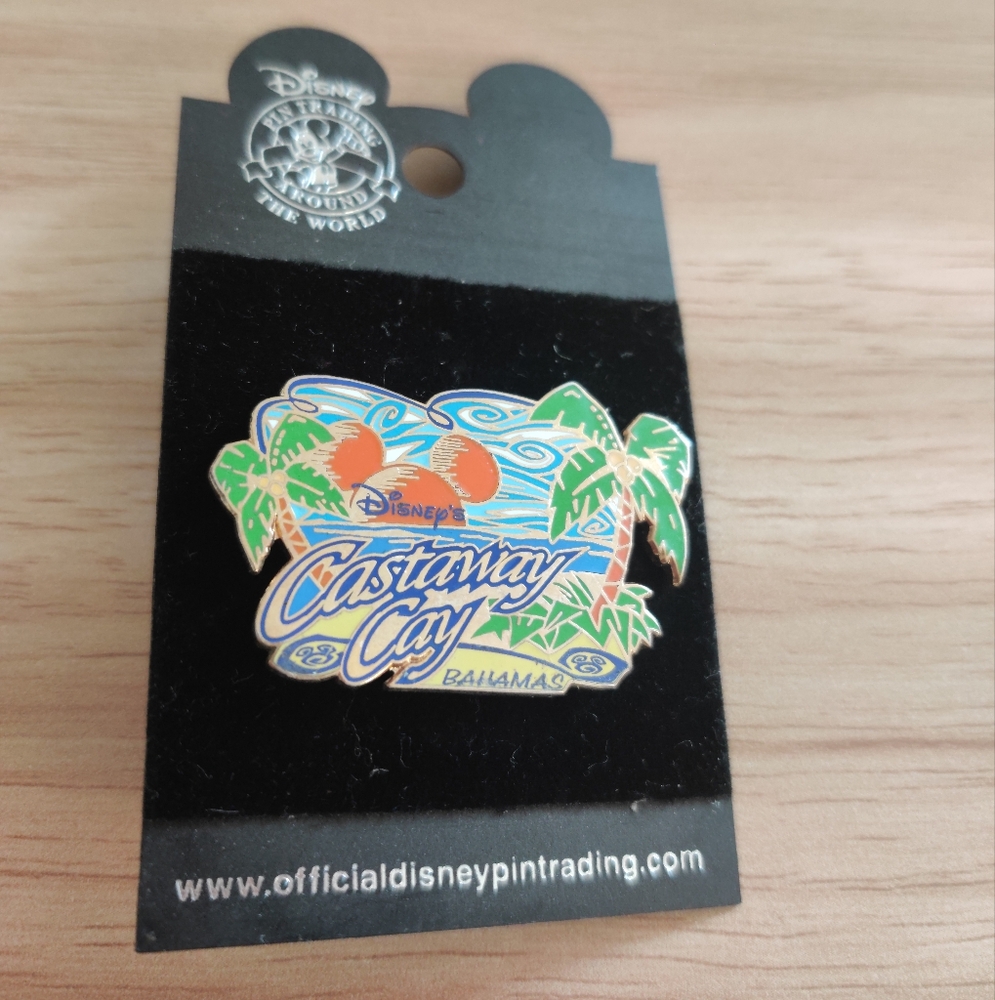 Disney Castaway Cay Bahamasl 2002 Enamel Pin